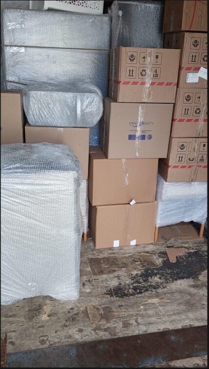 Itens embalados com plástico bolha antes do transporte
